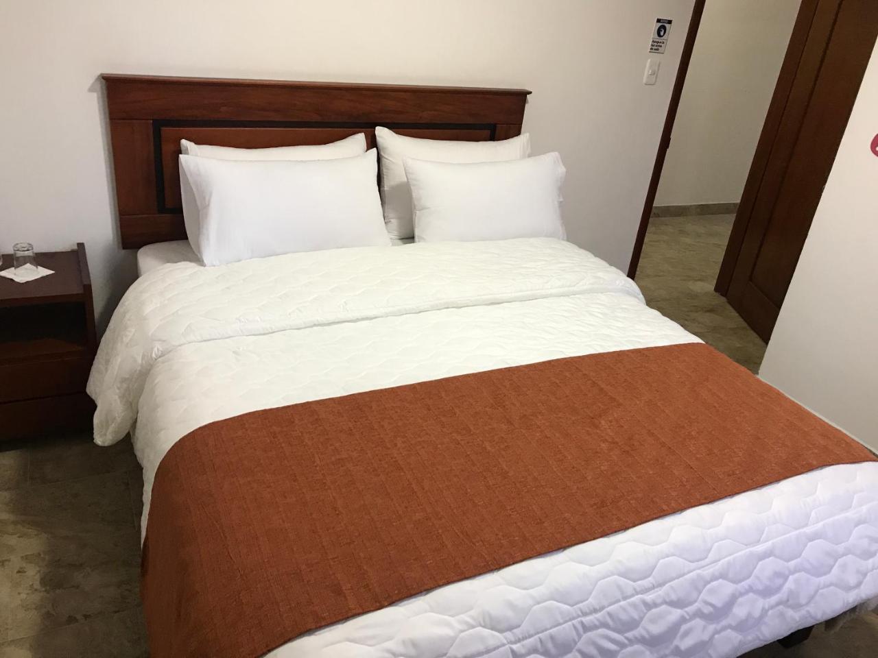 Hotel Seny Ambato Exterior foto